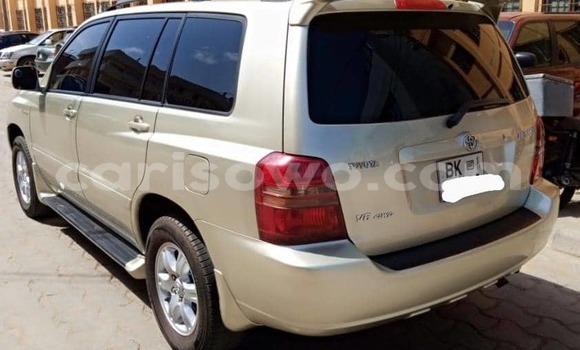 Buy Used Toyota Highlander Beige Car in Cotonou in Benign Buy Used Toyota Highlander Beige Car in Cotonou in Benign