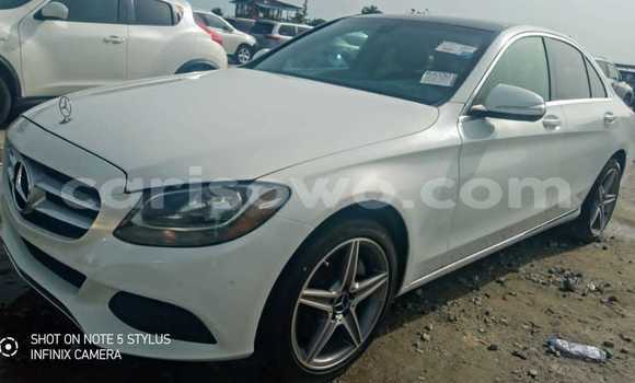 Sayi Imported Mercedes-Benz C-klasse White Mota in Cotonou a Benin Sayi Imported Mercedes-Benz C-klasse White Mota in Cotonou a Benin