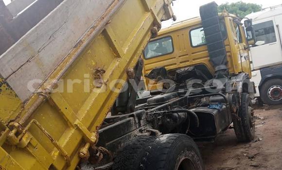 Ra Àlòkù Renault Titan Miiran Ọkọ̀ akẹ́rù ńlá in Cotonou ni Benin Ra Àlòkù Renault Titan Miiran Ọkọ̀ akẹ́rù ńlá in Cotonou ni Benin