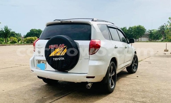 Buy Used Toyota RAV4 White Car in Abomey Calavi in Benign Buy Used Toyota RAV4 White Car in Abomey Calavi in Benign