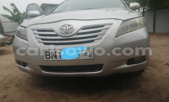 Ra Àlòkù Toyota Camry Silver Ọkọ̀ in Abomey Calavi ni Benin Ra Àlòkù Toyota Camry Silver Ọkọ̀ in Abomey Calavi ni Benin
