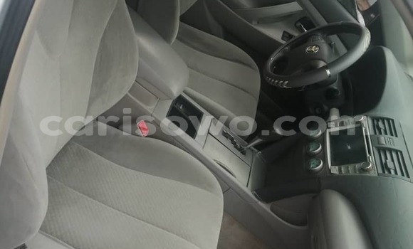 Ra Àlòkù Toyota Camry Silver Ọkọ̀ in Abomey Calavi ni Benin Ra Àlòkù Toyota Camry Silver Ọkọ̀ in Abomey Calavi ni Benin