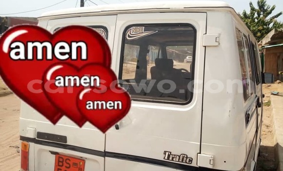 Sayi Na hannu Renault Trafic Azurfa Mota in Cotonou a Benin Sayi Na hannu Renault Trafic Azurfa Mota in Cotonou a Benin