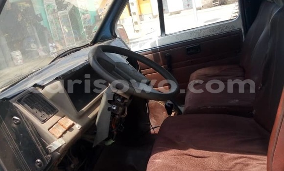 Sayi Na hannu Renault Trafic Azurfa Mota in Cotonou a Benin Sayi Na hannu Renault Trafic Azurfa Mota in Cotonou a Benin