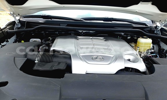 Ra Tuntun Lexus LX 570 funfun Ọkọ̀ in Cotonou ni Benin Ra Tuntun Lexus LX 570 funfun Ọkọ̀ in Cotonou ni Benin