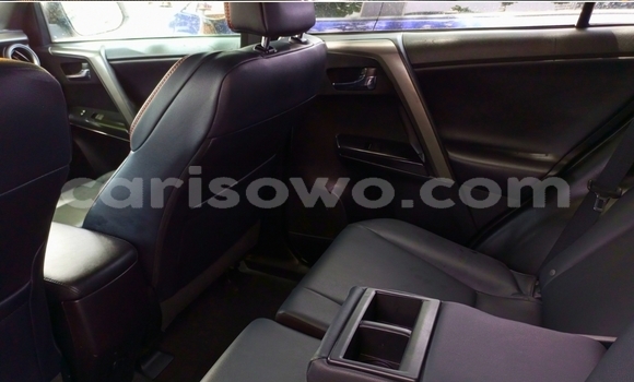 Acheter Occasion Voiture Toyota RAV4 Blanc à Cotonou, Benin Acheter Occasion Voiture Toyota RAV4 Blanc à Cotonou, Benin