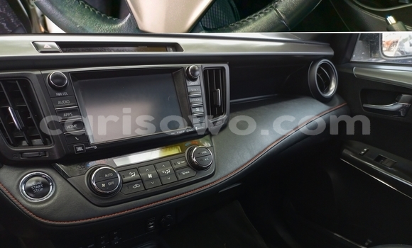 Acheter Occasion Voiture Toyota RAV4 Blanc à Cotonou, Benin Acheter Occasion Voiture Toyota RAV4 Blanc à Cotonou, Benin