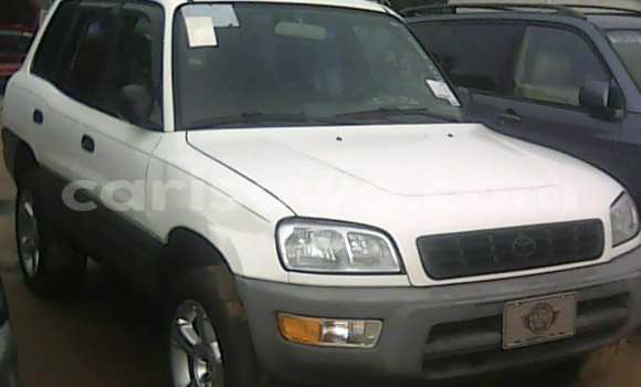 Acheter Occasion Voiture Toyota RAV4 Blanc à Porto Novo au Benin Acheter Occasion Voiture Toyota RAV4 Blanc à Porto Novo au Benin