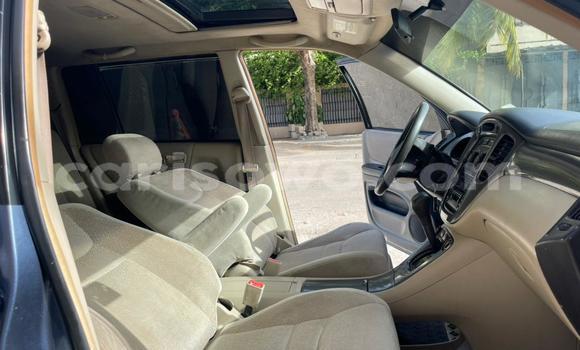 Acheter Occasion Voiture Toyota Highlander Bleu à Cotonou, Benin Acheter Occasion Voiture Toyota Highlander Bleu à Cotonou, Benin