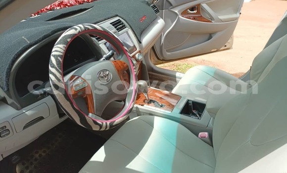 Ra Àlòkù Toyota Camry funfun Ọkọ̀ in Cotonou ni Benin Ra Àlòkù Toyota Camry funfun Ọkọ̀ in Cotonou ni Benin