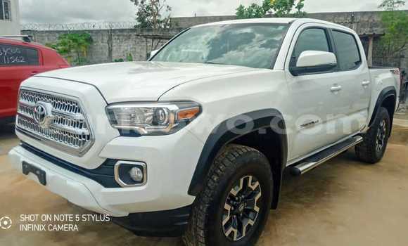 Sayi Imported Toyota Tacoma White Mota in Cotonou a Benin Sayi Imported Toyota Tacoma White Mota in Cotonou a Benin