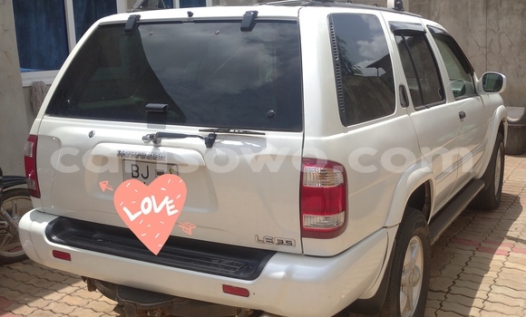 Acheter Occasion Voiture Nissan Pathfinder Blanc à Porto Novo, Benin Acheter Occasion Voiture Nissan Pathfinder Blanc à Porto Novo, Benin