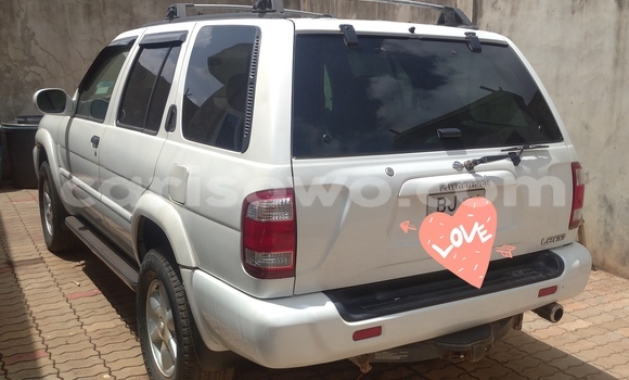 Acheter Occasion Voiture Nissan Pathfinder Blanc à Porto Novo, Benin Acheter Occasion Voiture Nissan Pathfinder Blanc à Porto Novo, Benin