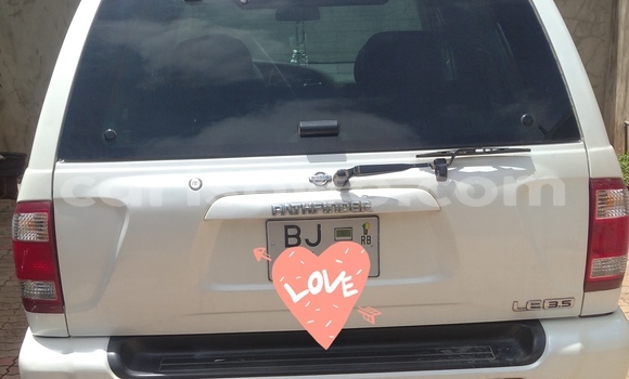 Acheter Occasion Voiture Nissan Pathfinder Blanc à Porto Novo, Benin Acheter Occasion Voiture Nissan Pathfinder Blanc à Porto Novo, Benin