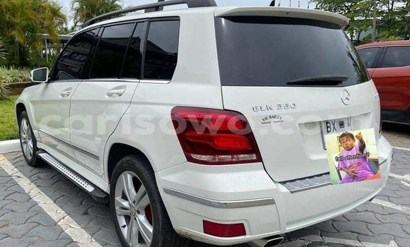 Ra Àlòkù Mercedes-Benz GLK-klasse funfun Ọkọ̀ in Cotonou ni Benin Ra Àlòkù Mercedes-Benz GLK-klasse funfun Ọkọ̀ in Cotonou ni Benin