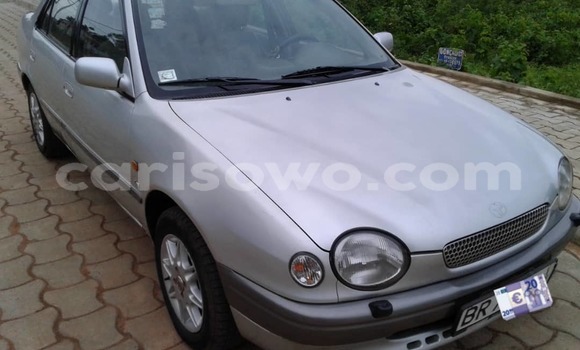 Sayi Na hannu Toyota Corolla Azurfa Mota in Cotonou a Benin