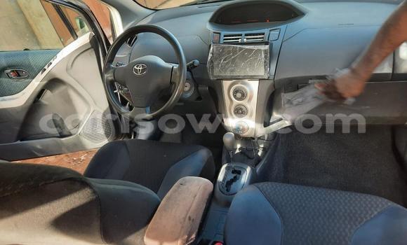 Sayi Na hannu Toyota Yaris Brown Mota in Cotonou a Benin Sayi Na hannu Toyota Yaris Brown Mota in Cotonou a Benin