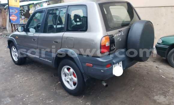 Acheter Occasion Voiture Toyota RAV4 Gris à Cotonou, Benin Acheter Occasion Voiture Toyota RAV4 Gris à Cotonou, Benin