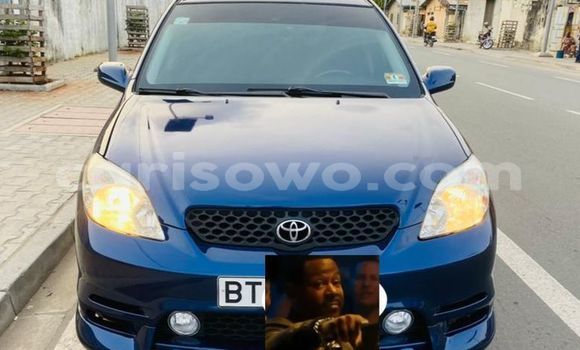 Ra Àlòkù Toyota Matrix Blue Ọkọ̀ in Cotonou ni Benin