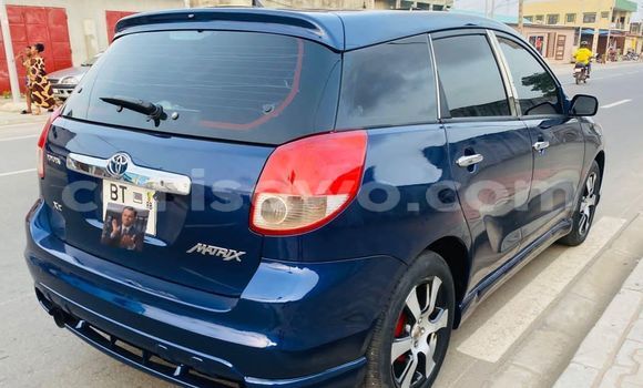 Ra Àlòkù Toyota Matrix Blue Ọkọ̀ in Cotonou ni Benin Ra Àlòkù Toyota Matrix Blue Ọkọ̀ in Cotonou ni Benin