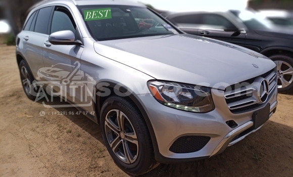 Sayi Na hannu Mercedes-Benz GLC Azurfa Mota in Cotonou a Benin Sayi Na hannu Mercedes-Benz GLC Azurfa Mota in Cotonou a Benin