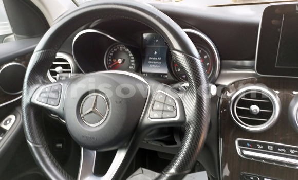 Sayi Na hannu Mercedes-Benz GLC Azurfa Mota in Cotonou a Benin Sayi Na hannu Mercedes-Benz GLC Azurfa Mota in Cotonou a Benin