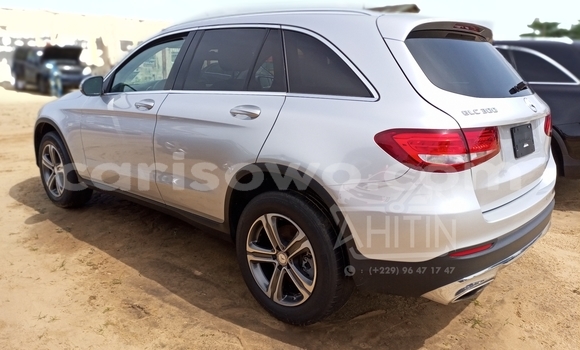 Sayi Na hannu Mercedes-Benz GLC Azurfa Mota in Cotonou a Benin Sayi Na hannu Mercedes-Benz GLC Azurfa Mota in Cotonou a Benin
