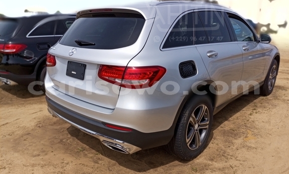 Sayi Na hannu Mercedes-Benz GLC Azurfa Mota in Cotonou a Benin Sayi Na hannu Mercedes-Benz GLC Azurfa Mota in Cotonou a Benin