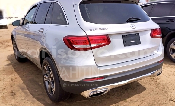Sayi Na hannu Mercedes-Benz GLC Azurfa Mota in Cotonou a Benin Sayi Na hannu Mercedes-Benz GLC Azurfa Mota in Cotonou a Benin
