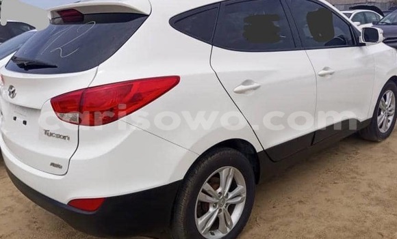 Ra Imported Hyundai Tucson funfun Ọkọ̀ in Cotonou ni Benin