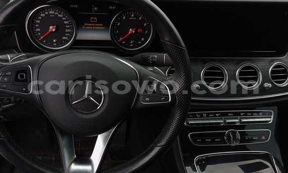 Sayi Na hannu Mercedes-Benz E–Class White Mota in Cotonou a Benin Sayi Na hannu Mercedes-Benz E–Class White Mota in Cotonou a Benin