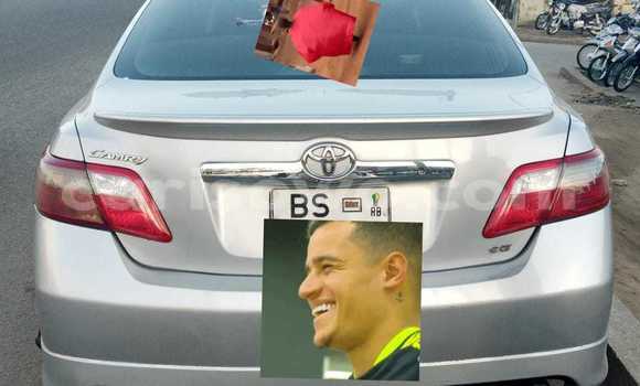 Sayi Na hannu Toyota Camry Azurfa Mota in Cotonou a Benin