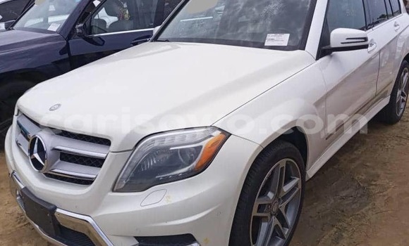 Ra Imported Mercedes-Benz GLK–Class funfun Ọkọ̀ in Cotonou ni Benin