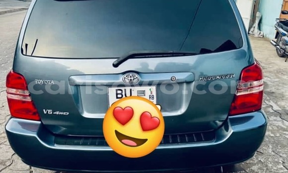 Acheter Occasion Voiture Toyota Highlander Bleu à Abomey Calavi, Benin Acheter Occasion Voiture Toyota Highlander Bleu à Abomey Calavi, Benin