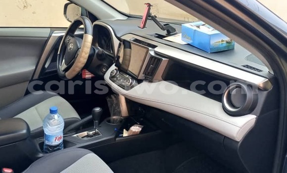 Ra Àlòkù Toyota RAV4 Blue Ọkọ̀ in Abomey Calavi ni Benin
