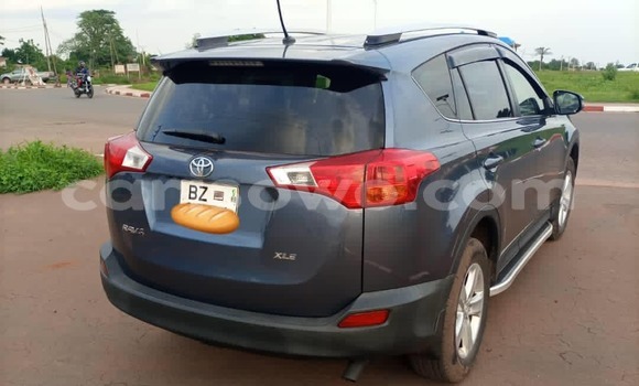 Sayi Na hannu Toyota RAV4 Blue Mota in Abomey Calavi a Benin Sayi Na hannu Toyota RAV4 Blue Mota in Abomey Calavi a Benin