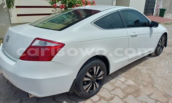 Sayi Na hannu Honda Accord White Mota in Cotonou a Benin