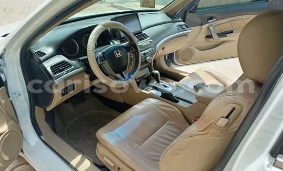 Ra Àlòkù Honda Accord funfun Ọkọ̀ in Cotonou ni Benin Ra Àlòkù Honda Accord funfun Ọkọ̀ in Cotonou ni Benin