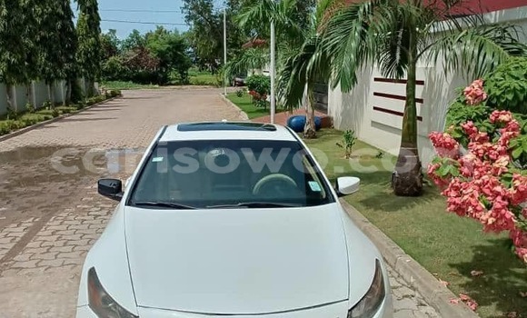 Ra Àlòkù Honda Accord funfun Ọkọ̀ in Cotonou ni Benin Ra Àlòkù Honda Accord funfun Ọkọ̀ in Cotonou ni Benin