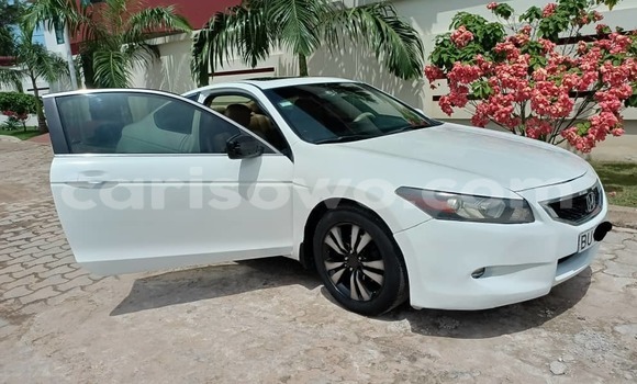 Ra Àlòkù Honda Accord funfun Ọkọ̀ in Cotonou ni Benin Ra Àlòkù Honda Accord funfun Ọkọ̀ in Cotonou ni Benin