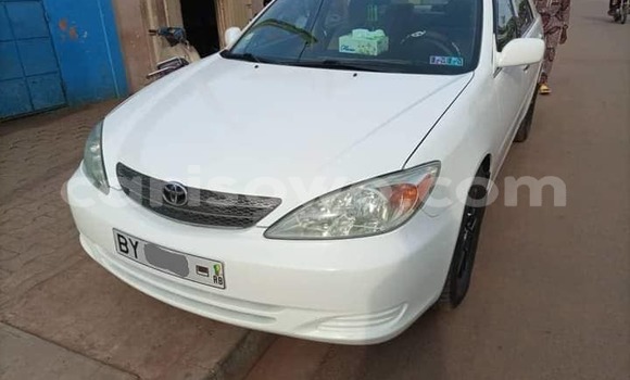 Ra Àlòkù Toyota Camry funfun Ọkọ̀ in Cotonou ni Benin Ra Àlòkù Toyota Camry funfun Ọkọ̀ in Cotonou ni Benin
