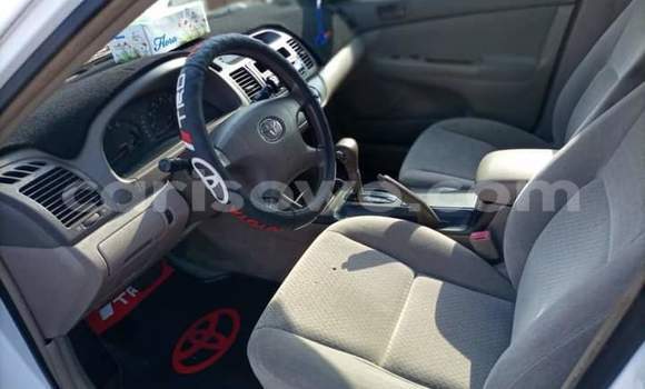 Ra Àlòkù Toyota Camry funfun Ọkọ̀ in Cotonou ni Benin Ra Àlòkù Toyota Camry funfun Ọkọ̀ in Cotonou ni Benin