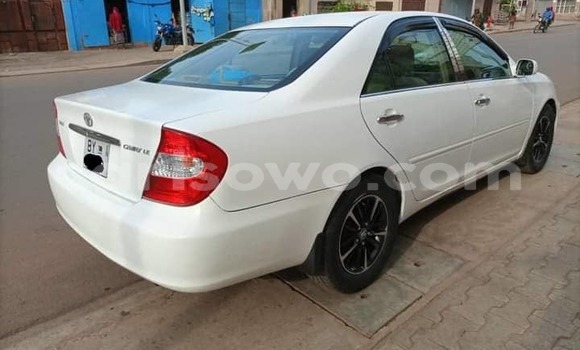 Ra Àlòkù Toyota Camry funfun Ọkọ̀ in Cotonou ni Benin Ra Àlòkù Toyota Camry funfun Ọkọ̀ in Cotonou ni Benin