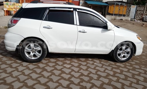 Buy Used Toyota Matrix White Car in Abomey Calavi in Benign Buy Used Toyota Matrix White Car in Abomey Calavi in Benign