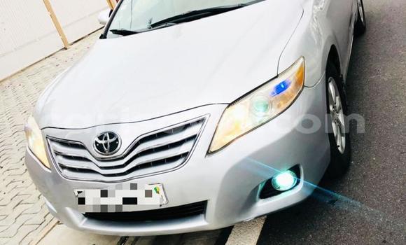 Ra Àlòkù Toyota Camry Silver Ọkọ̀ in Abomey Calavi ni Benin Ra Àlòkù Toyota Camry Silver Ọkọ̀ in Abomey Calavi ni Benin