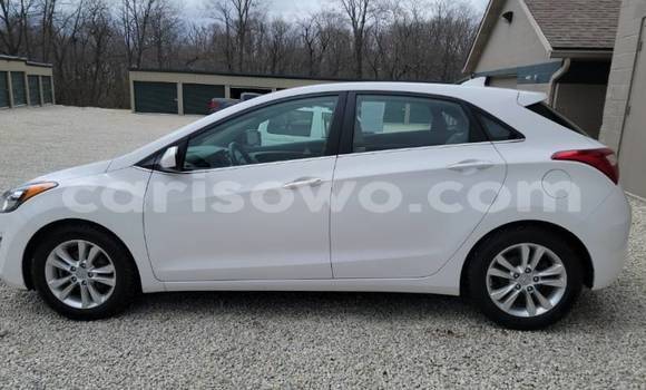 Acheter Import Voiture Hyundai Elantra Blanc à Malanville, Benin Acheter Import Voiture Hyundai Elantra Blanc à Malanville, Benin