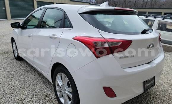Acheter Import Voiture Hyundai Elantra Blanc à Malanville, Benin Acheter Import Voiture Hyundai Elantra Blanc à Malanville, Benin