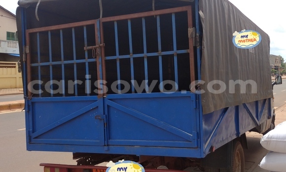 Acheter Occasion Utilitaire Iveco Cargo Bleu à Porto Novo, Benin Acheter Occasion Utilitaire Iveco Cargo Bleu à Porto Novo, Benin