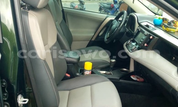 Ra Àlòkù Toyota RAV4 Black Ọkọ̀ in Cotonou ni Benin Ra Àlòkù Toyota RAV4 Black Ọkọ̀ in Cotonou ni Benin