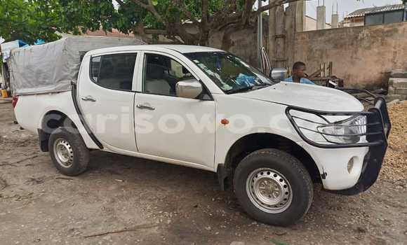 Ra Àlòkù Mitsubishi Outlander funfun Ọkọ̀ in Abomey Calavi ni Benin